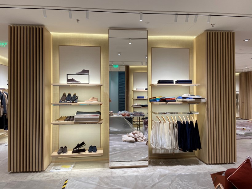 Luxury retail shelf lighting with LED spotlights