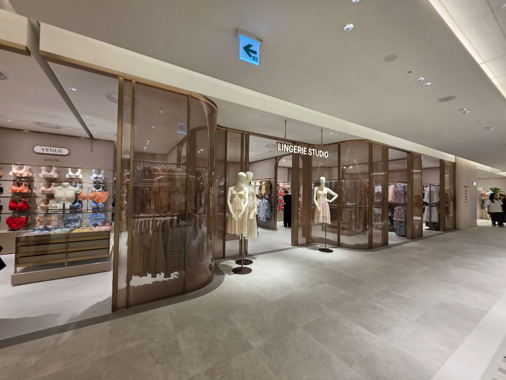 lingerie retail boutique lighting design in department store