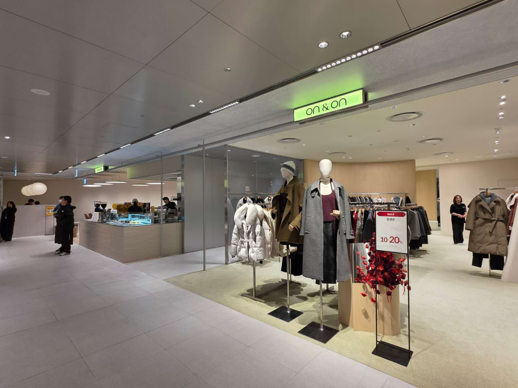retail store lighting design commercial LED track lighting application