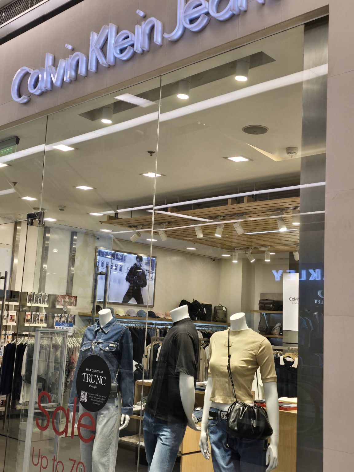 Calvin Klein retail store lighting with LED track lighting system