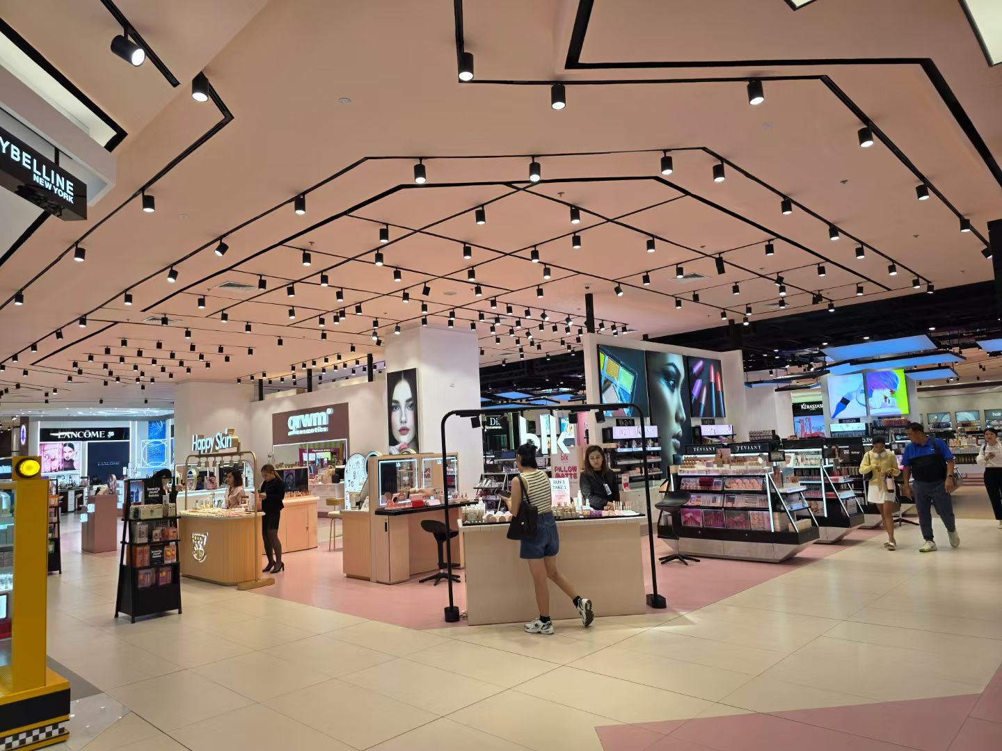 shopping mall beauty retail lighting with LED track light system