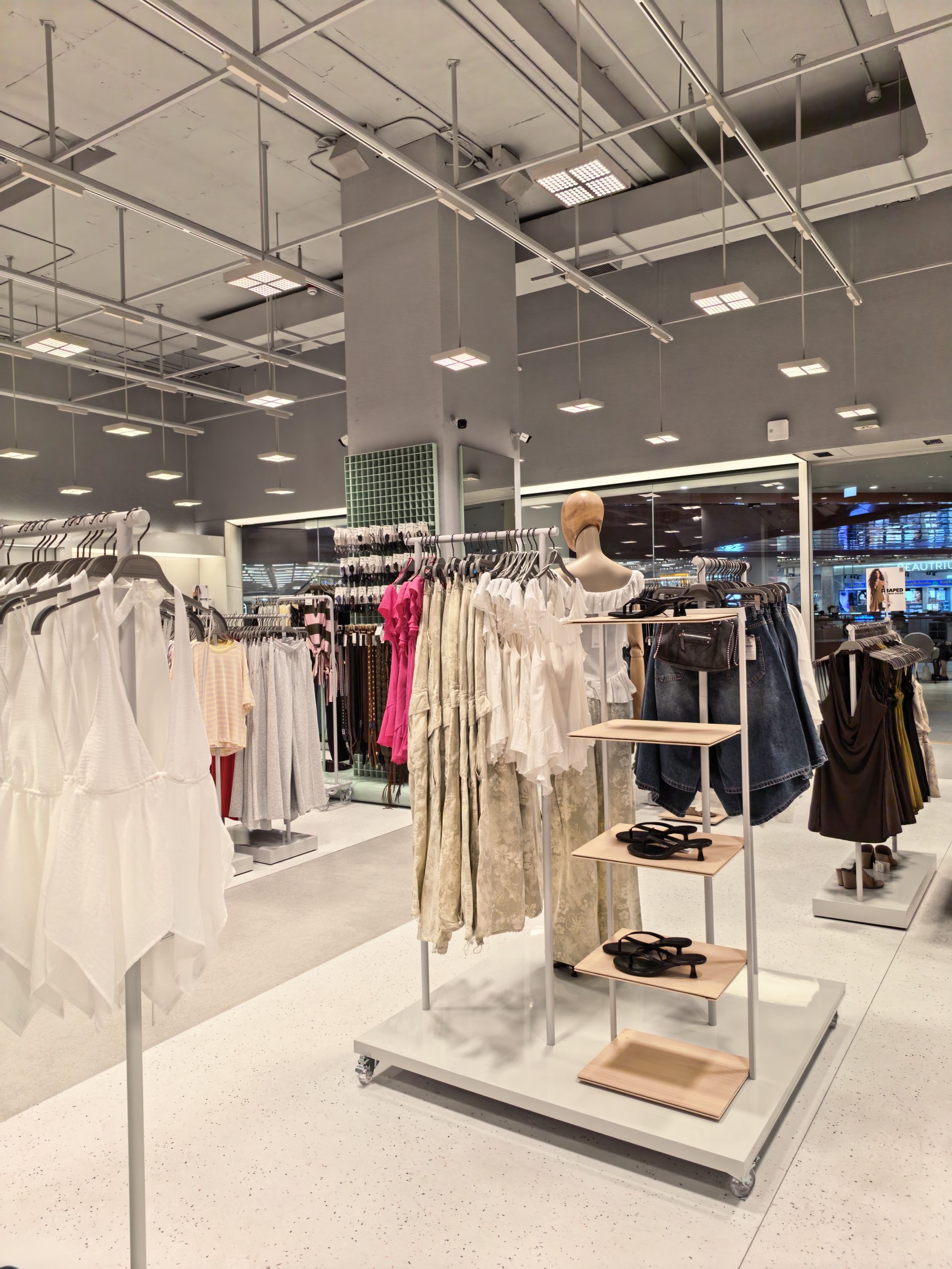 Track lighting for fashion retail store in Thailand shopping mall